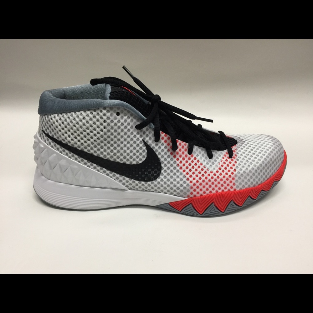 Kyrie 1 ‘Infrared’